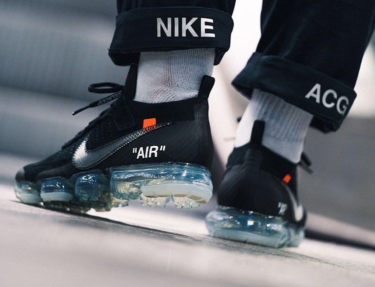 Vapormax off white 2.0 on feet Clearance